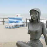 In Belgium With Stunning Sea View Apartment