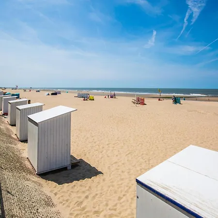 Apartment With Sea View In Middelkerke